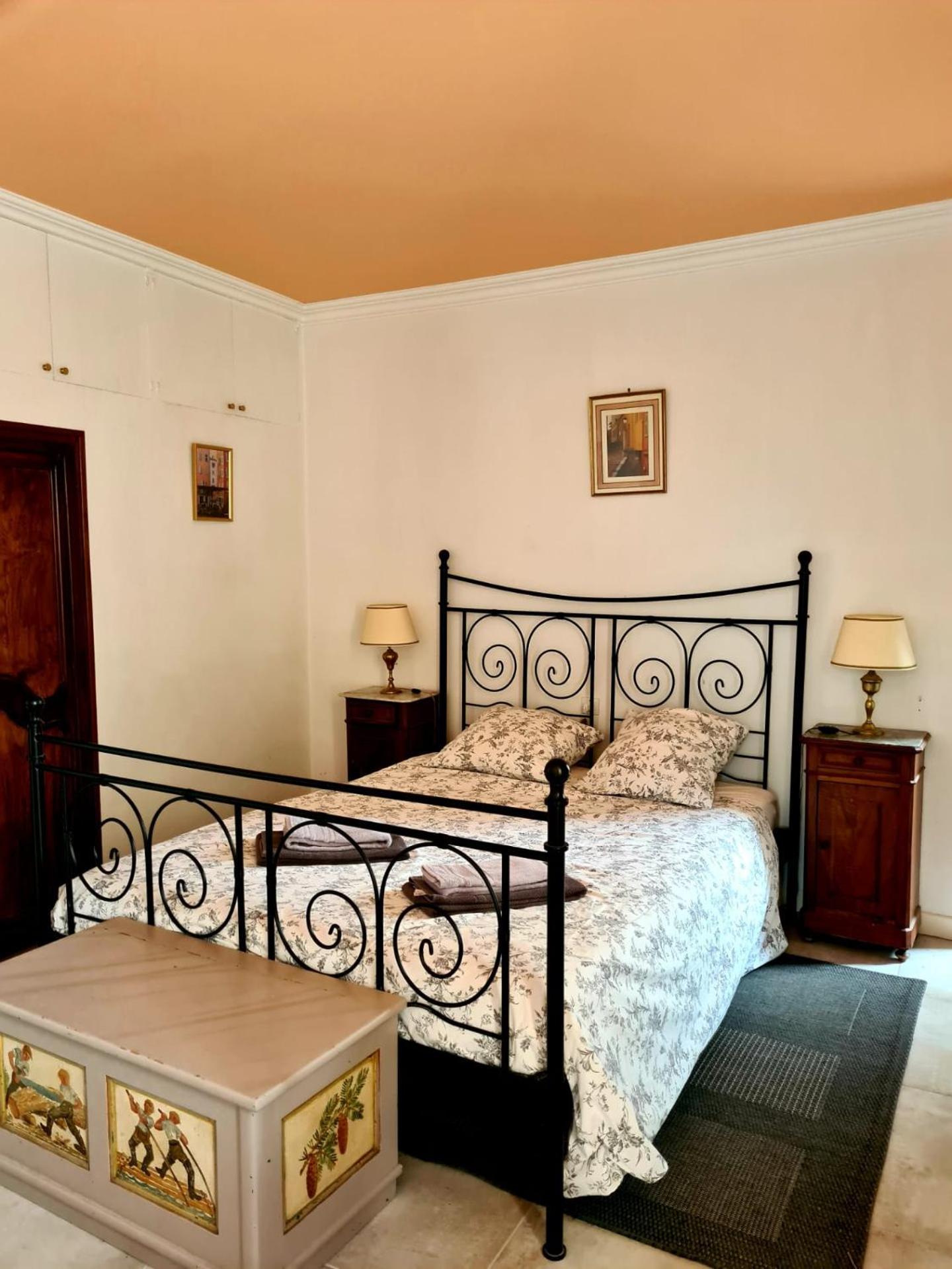 Chambres Et Table D'Hotes Au Brabo Mormoiron Værelse billede